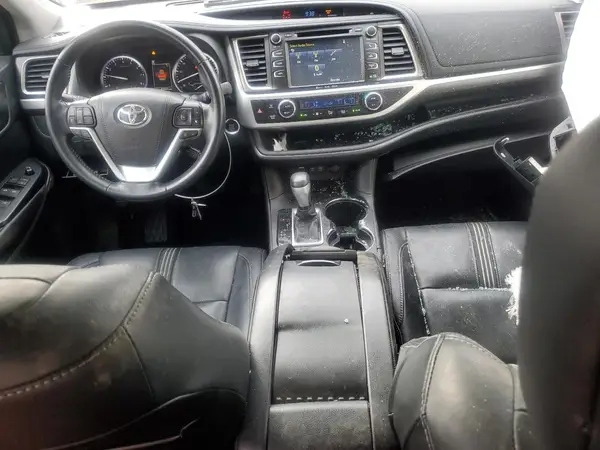 5TDJZRFH9JS494630 2018 TOYOTA HIGHLANDER - Image 8
