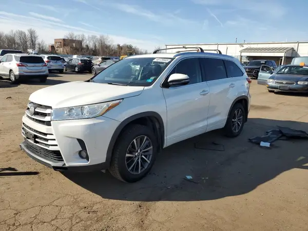 5TDJZRFH9JS524497 2018 TOYOTA HIGHLANDER - Image 1