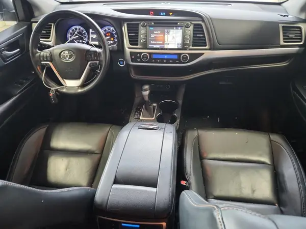 5TDJZRFH9JS525987 2018 TOYOTA HIGHLANDER - Image 8