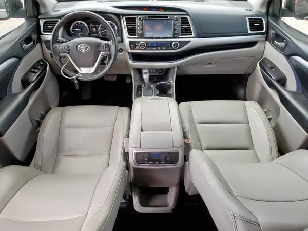 5TDJZRFH9JS526248 2018 TOYOTA HIGHLANDER - Image 8