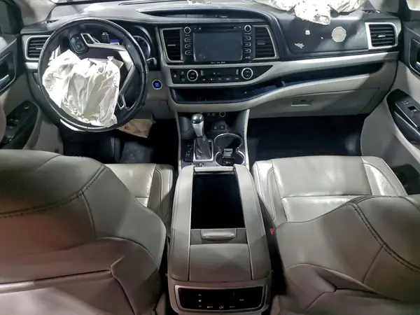 5TDJZRFH9JS527643 2018 TOYOTA HIGHLANDER - Image 8