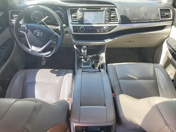 5TDJZRFH9JS528095 2018 TOYOTA HIGHLANDER - Image 8