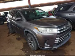 5TDJZRFH9JS530638 2018 TOYOTA HIGHLANDER