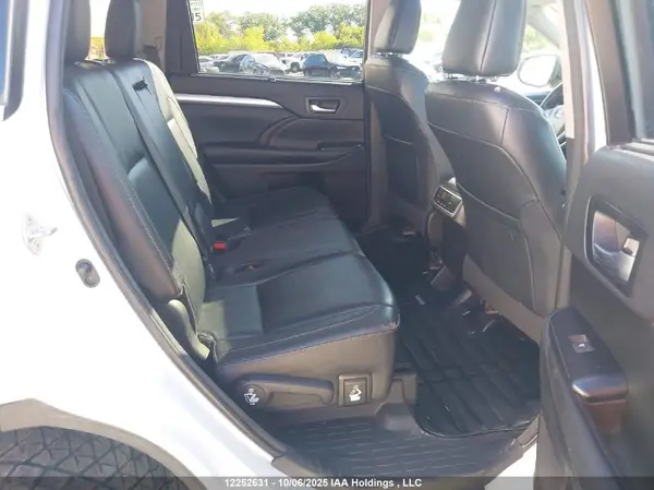 5TDJZRFH9JS539064 2018 TOYOTA HIGHLANDER - Image 8