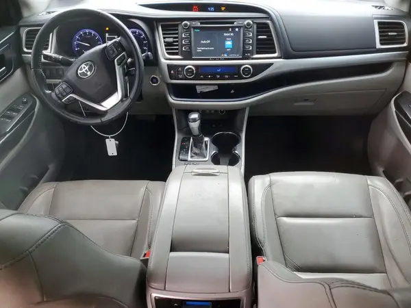 5TDJZRFH9JS540800 2018 TOYOTA HIGHLANDER - Image 8