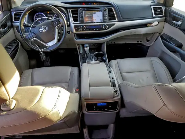 5TDJZRFH9JS550937 2018 TOYOTA HIGHLANDER - Image 8