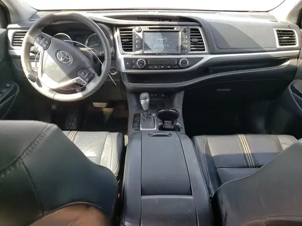 5TDJZRFH9JS551893 2018 TOYOTA HIGHLANDER - Image 8