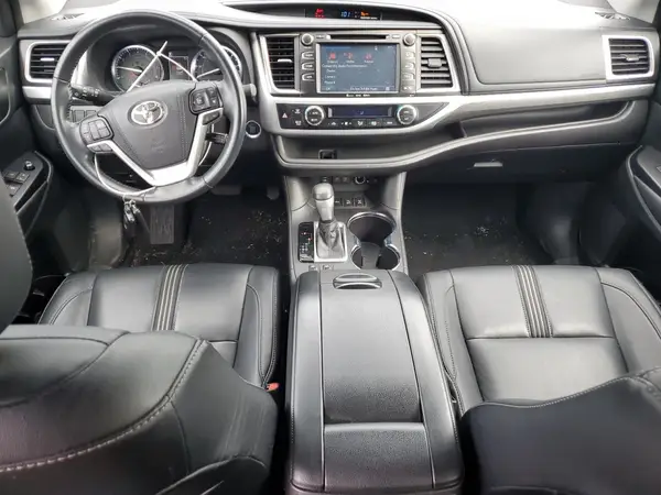5TDJZRFH9JS552087 2018 TOYOTA HIGHLANDER - Image 8