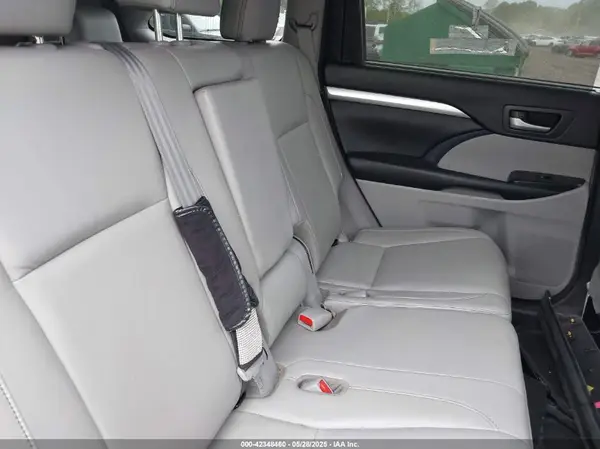 5TDJZRFH9JS554891 2018 TOYOTA HIGHLANDER - Image 8