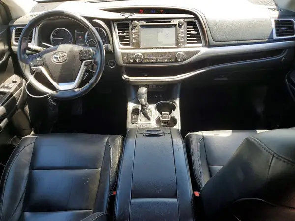 5TDJZRFH9JS555457 2018 TOYOTA HIGHLANDER - Image 8