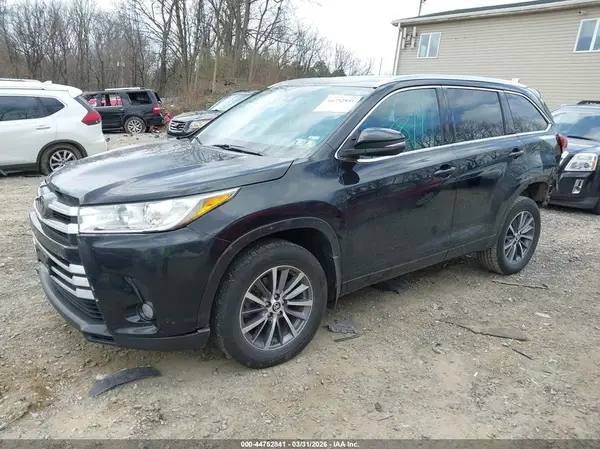 5TDJZRFH9JS555510 2018 TOYOTA HIGHLANDER - Image 2
