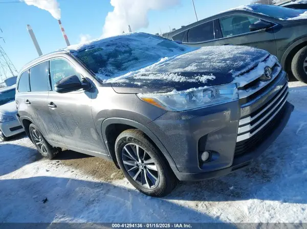 5TDJZRFH9JS557287 2018 TOYOTA HIGHLANDER - Image 1