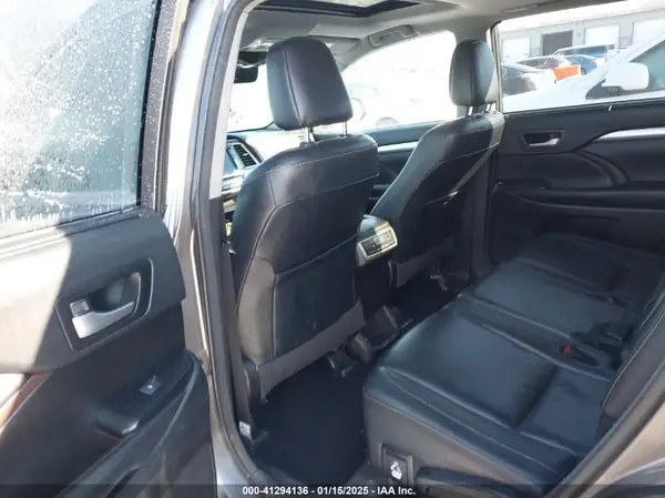5TDJZRFH9JS557287 2018 TOYOTA HIGHLANDER - Image 8