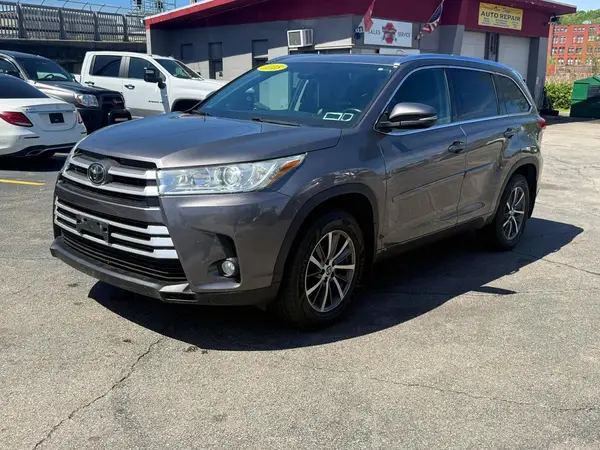5TDJZRFH9JS558004 2018 TOYOTA HIGHLANDER - Image 1