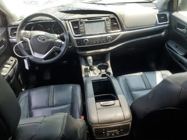 5TDJZRFH9JS559055 2018 TOYOTA HIGHLANDER - Image 8