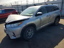5TDJZRFH9JS560643 2018 TOYOTA HIGHLANDER