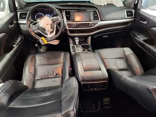 5TDJZRFH9JS803349 2018 TOYOTA HIGHLANDER - Image 8
