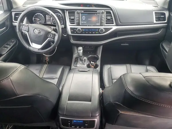 5TDJZRFH9JS808373 2018 TOYOTA HIGHLANDER - Image 8