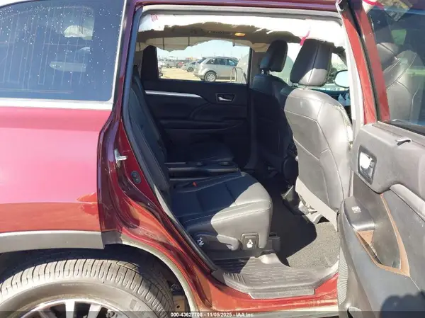 5TDJZRFH9JS809846 2018 TOYOTA HIGHLANDER - Image 8