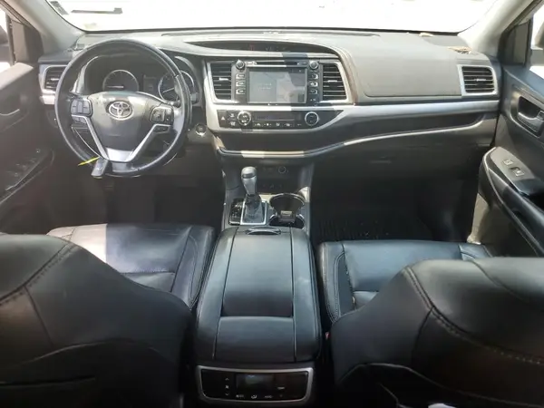 5TDJZRFH9JS814769 2018 TOYOTA HIGHLANDER - Image 8