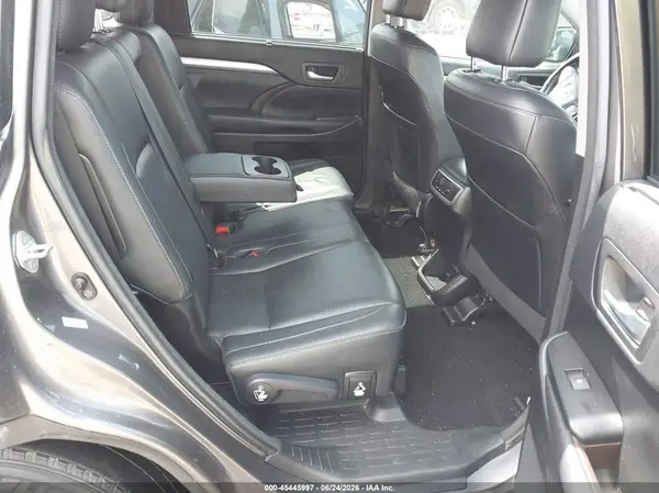 5TDJZRFH9JS818725 2018 TOYOTA HIGHLANDER - Image 8