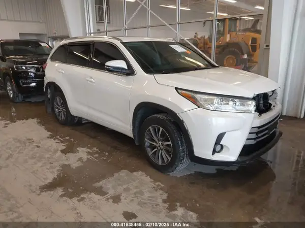 5TDJZRFH9JS819308 2018 TOYOTA HIGHLANDER - Image 1