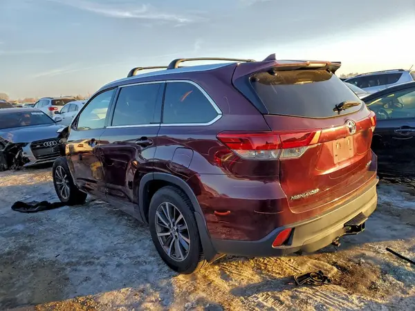 5TDJZRFH9JS820538 2018 TOYOTA HIGHLANDER - Image 2