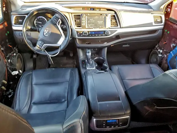 5TDJZRFH9JS820538 2018 TOYOTA HIGHLANDER - Image 8