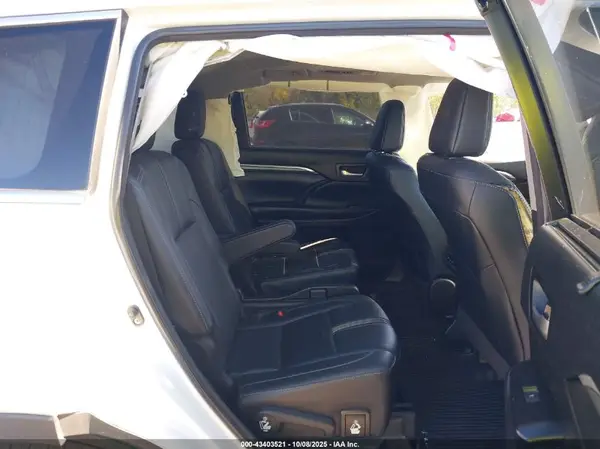 5TDJZRFH9JS822113 2018 TOYOTA HIGHLANDER - Image 8