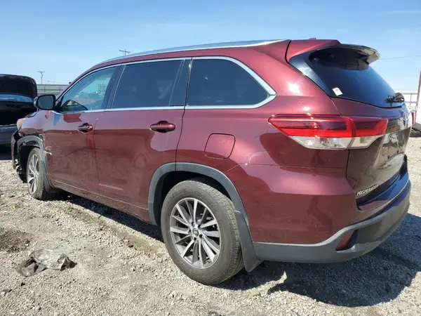 5TDJZRFH9JS825464 2018 TOYOTA HIGHLANDER - Image 2