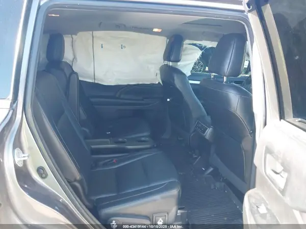 5TDJZRFH9JS836903 2018 TOYOTA HIGHLANDER - Image 8
