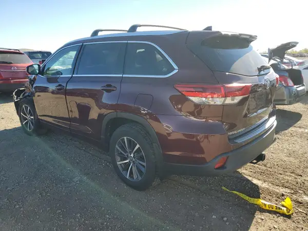 5TDJZRFH9JS837498 2018 TOYOTA HIGHLANDER - Image 2