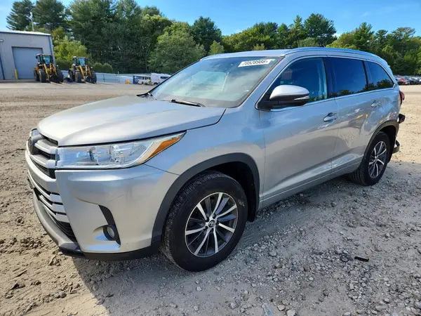 5TDJZRFH9JS843141 2018 TOYOTA HIGHLANDER - Image 1