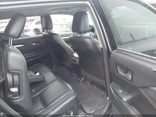 5TDJZRFH9JS843737 2018 TOYOTA HIGHLANDER - Image 8