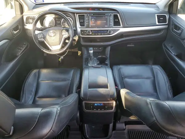 5TDJZRFH9JS858089 2018 TOYOTA HIGHLANDER - Image 8
