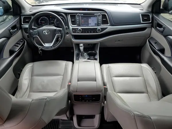5TDJZRFH9JS858688 2018 TOYOTA HIGHLANDER - Image 8