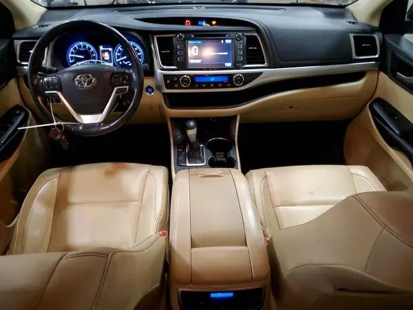 5TDJZRFH9JS859937 2018 TOYOTA HIGHLANDER - Image 8