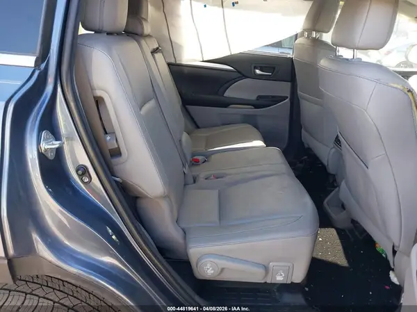 5TDJZRFH9JS866631 2018 TOYOTA HIGHLANDER - Image 8