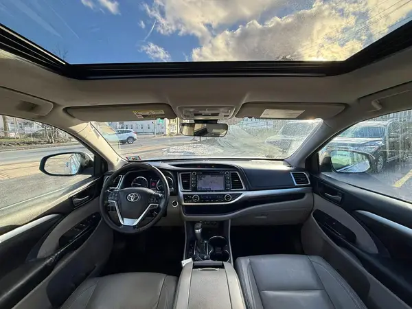 5TDJZRFH9JS883509 2018 TOYOTA HIGHLANDER - Image 8