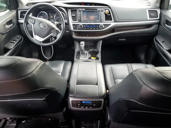 5TDJZRFH9JS883963 2018 TOYOTA HIGHLANDER - Image 8