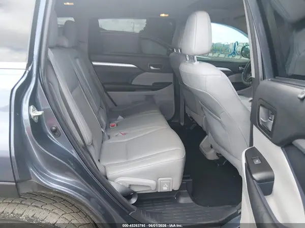 5TDJZRFH9JS892033 2018 TOYOTA HIGHLANDER - Image 8