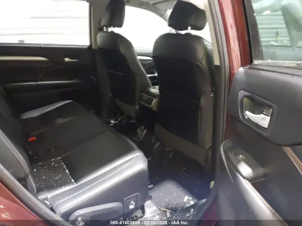5TDJZRFH9JS898172 2018 TOYOTA HIGHLANDER - Image 8