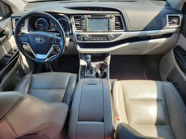 5TDJZRFH9JS898267 2018 TOYOTA HIGHLANDER - Image 8