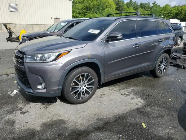 5TDJZRFH9JS902964 2018 TOYOTA HIGHLANDER - Image 1