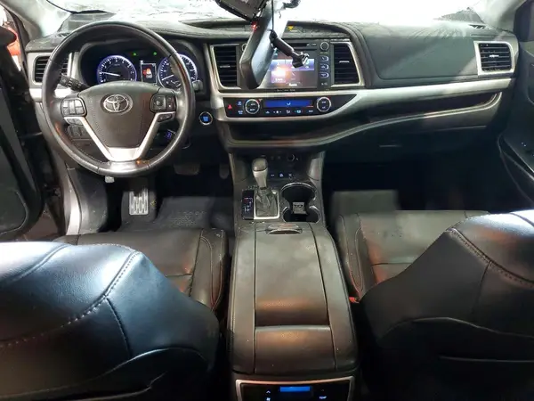 5TDJZRFH9JS905914 2018 TOYOTA HIGHLANDER - Image 8