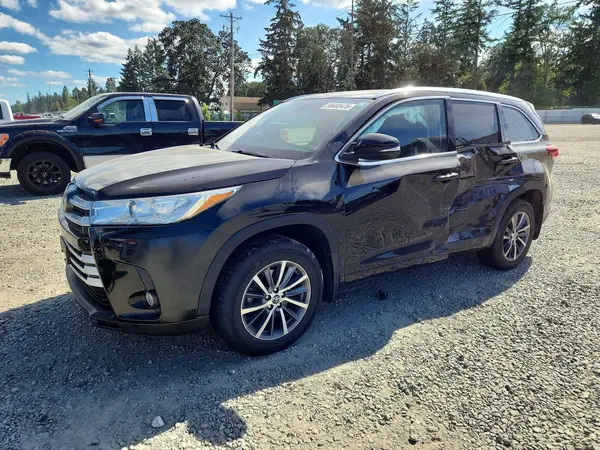 5TDJZRFH9JS905993 2018 TOYOTA HIGHLANDER - Image 1