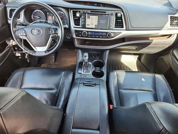 5TDJZRFH9JS905993 2018 TOYOTA HIGHLANDER - Image 8