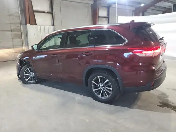 5TDJZRFH9JS911972 2018 TOYOTA HIGHLANDER - Image 2