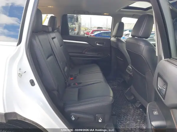 5TDJZRFH9KS564483 2019 TOYOTA HIGHLANDER - Image 8