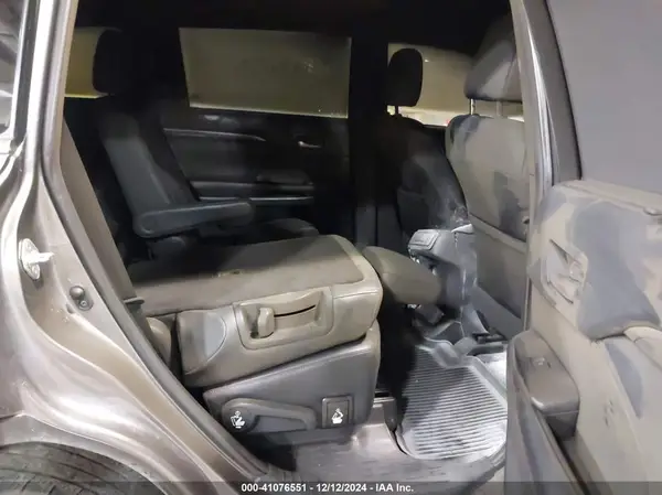 5TDJZRFH9KS566170 2019 TOYOTA HIGHLANDER - Image 8